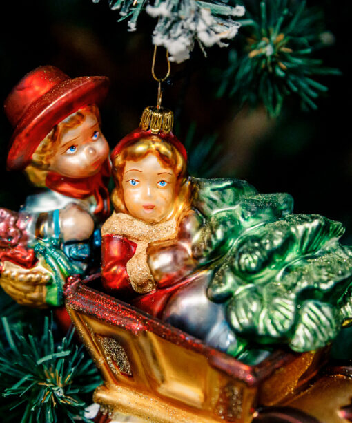 Komozja - Kolekcja Wiktoriańska - Dzieci na sankach  1k0a0597