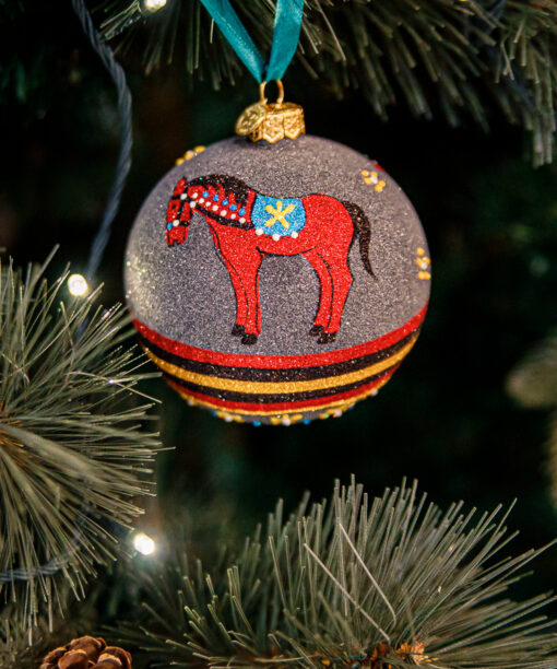 Bauble with two horses  1k0a3289