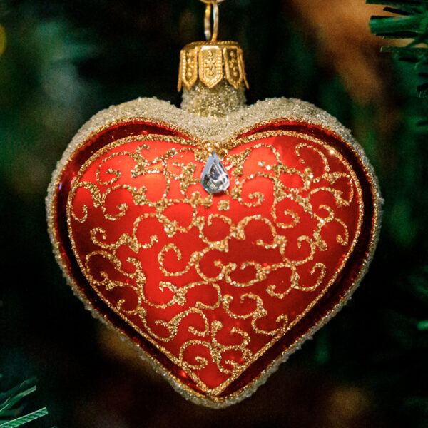 Heart - Red with a flourishes 1k0a3412