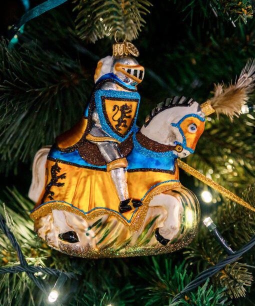 Knight on a horse - blue  1k0a3825