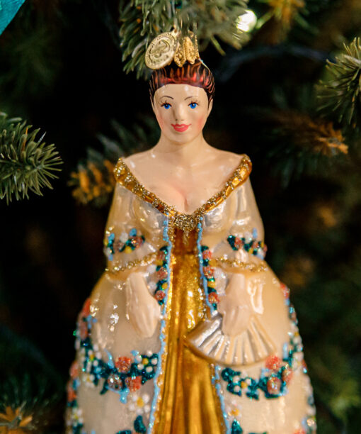 Lady in ivory  1k0a4057