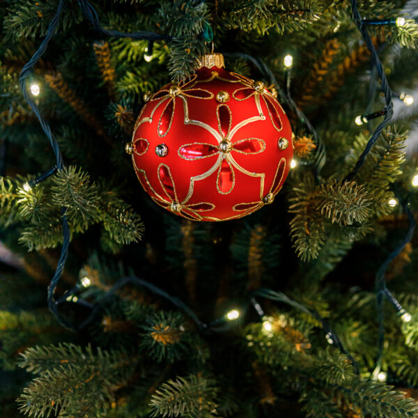 Royal Ornaments - Red Daisies 1k0a43041