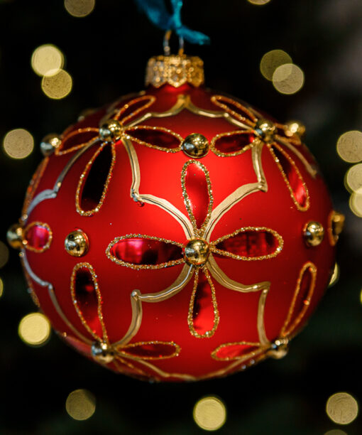 Royal Ornaments - Red Daisies 1k0a43761