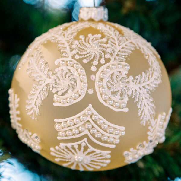 Royal Ornaments - Creamy Snowflake 1k0a6552