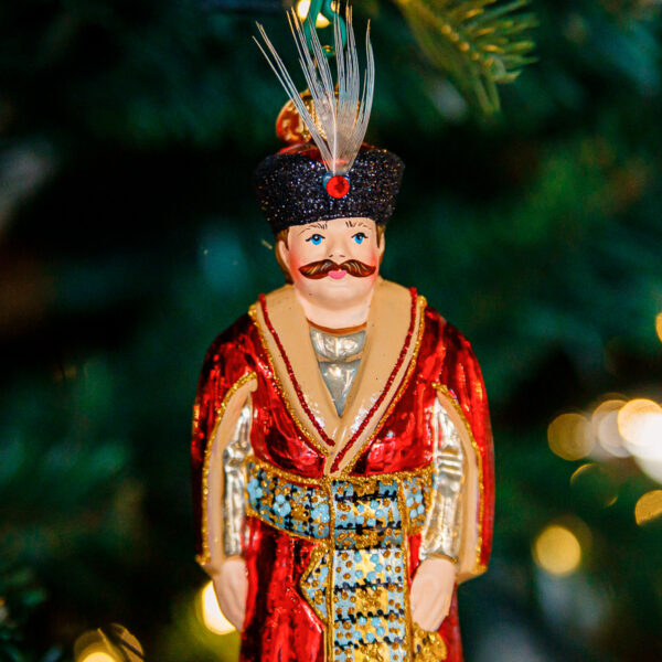 Nobleman in red 1k0a6810