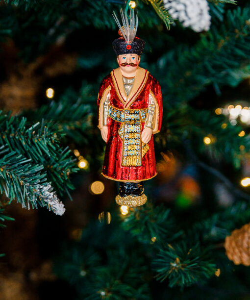 Nobleman in red  1k0a6813