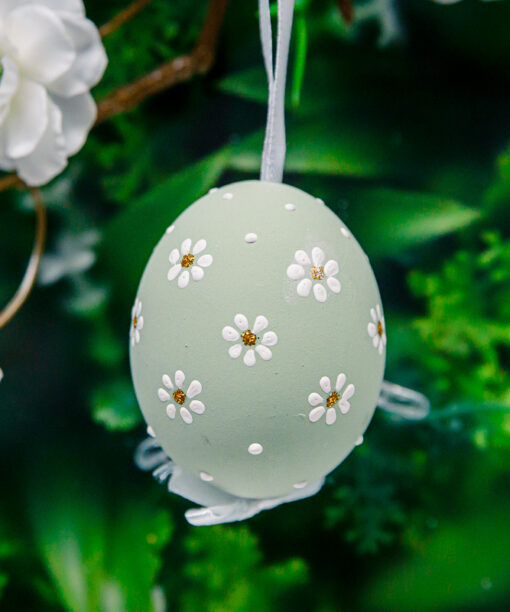 Pastel easter egg - green with daisies 1k0a7190
