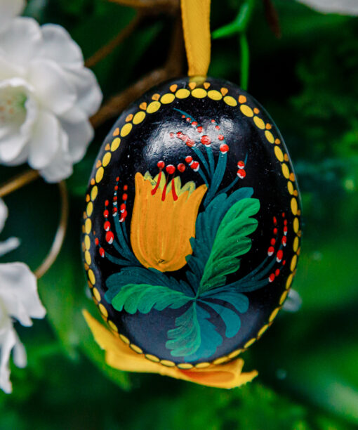 Duck's eggshell - folk with a tulip 1k0a7271