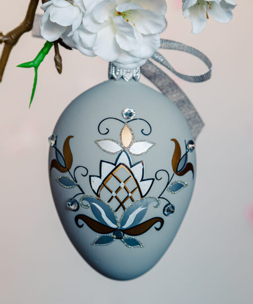 Kashubian Egg - Grey & Crystals 1k0a7546