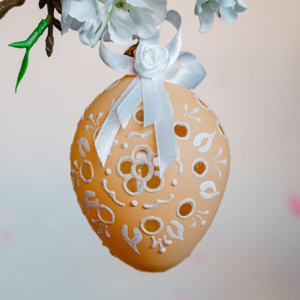 Yellow egg 1k0a75591