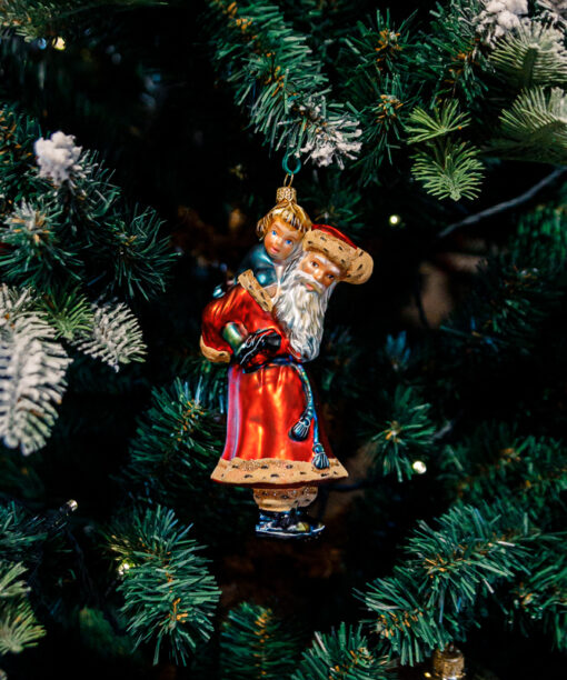 Victorian Collection - Santa Claus giving kid piggyback ride  1k0a8434