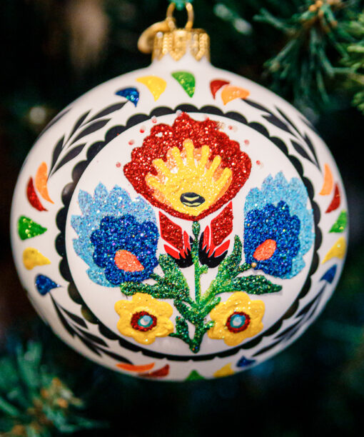 Paper-cut on Glass  1k0a8919