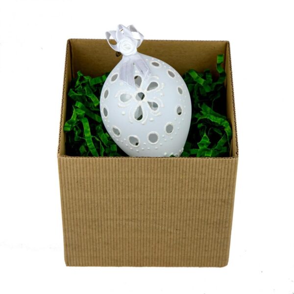 Lace egg in a box - white 1k0a9958