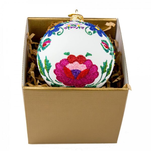 Silesia embroidery on white packed in gold box Img 2511