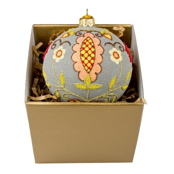 Tuchole embroidery packed in gold box Img 2515