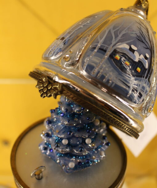 Winter wonderland with music box  Img 8329 scaled