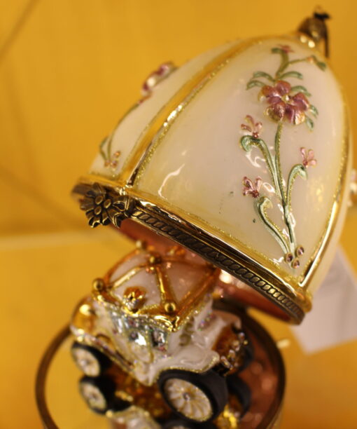 White carriage  Img 8361 scaled