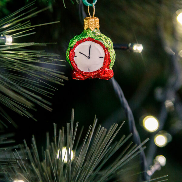 Mini - red clock 1k0a3773