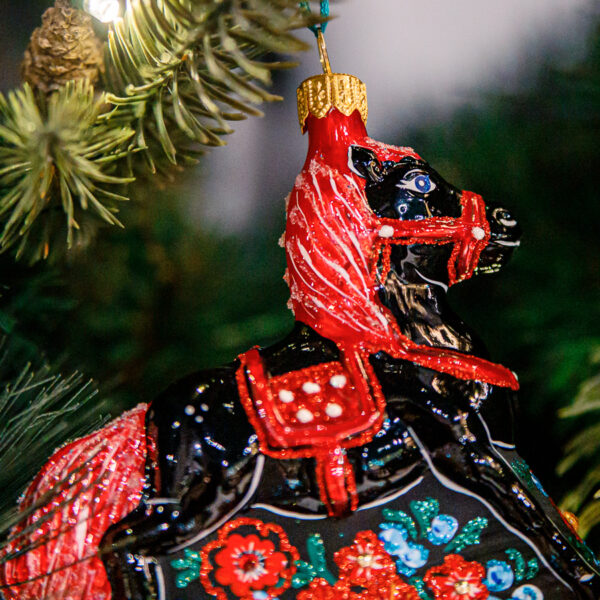Black rocking horse 1k0a3779