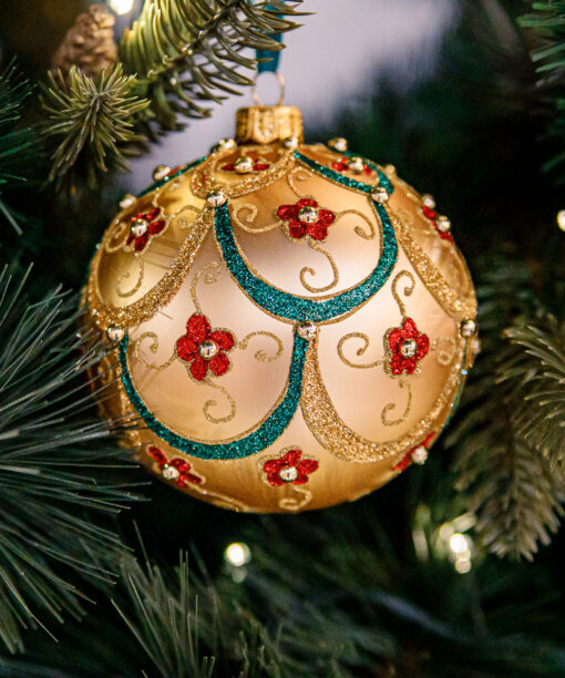 Floral lambrequin 1k0a3781