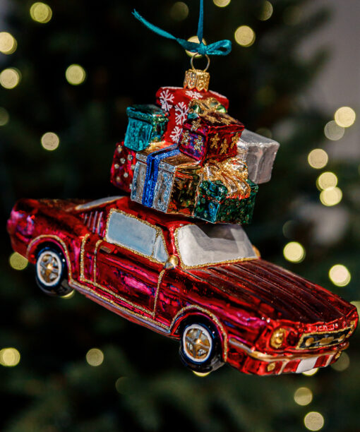 Auto ze świąteczną przesyłką  1k0a4466