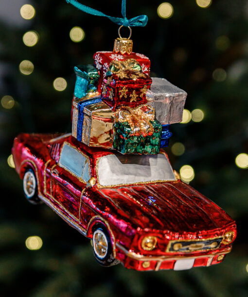 Auto ze świąteczną przesyłką  1k0a4468