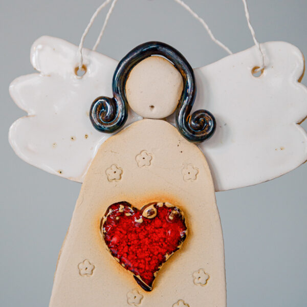 Ceramic angel - heart & flowers 1k0a6439
