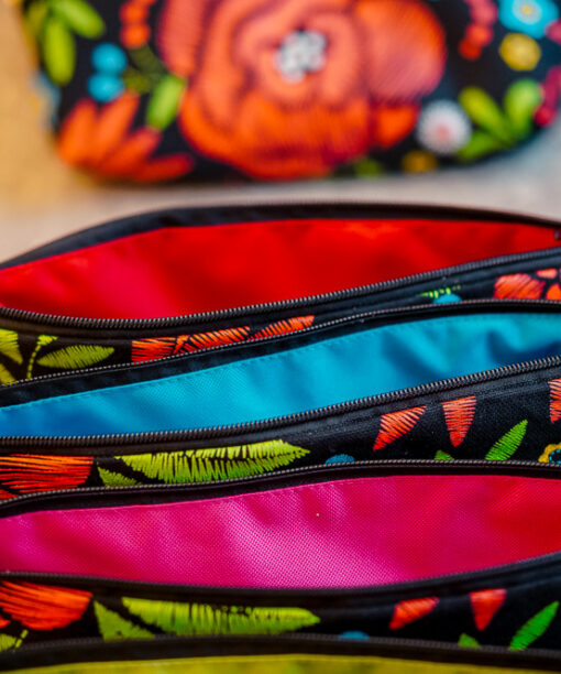 Kosmetyczka damska - Inspirowana haftem krakowskim  Dsc04311