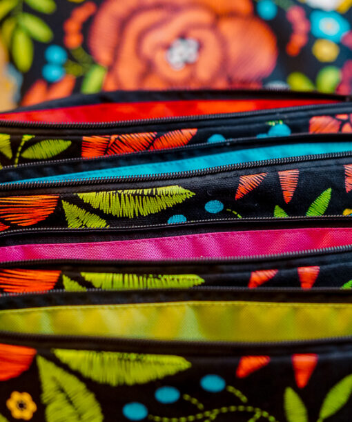 Kosmetyczka damska - Inspirowana haftem krakowskim  Dsc04312