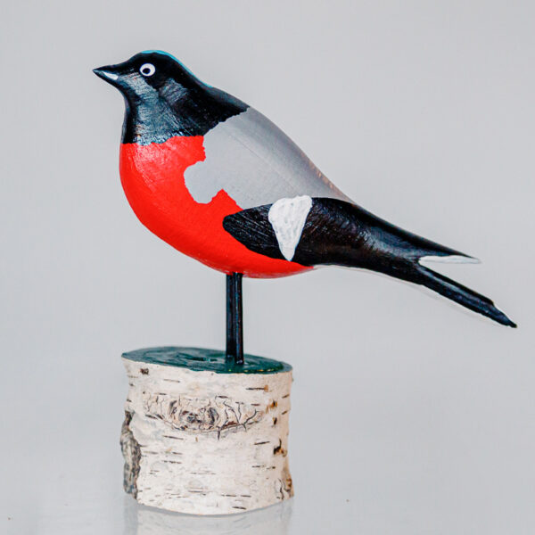 Red wooden bullfinch bird 1k0a6629