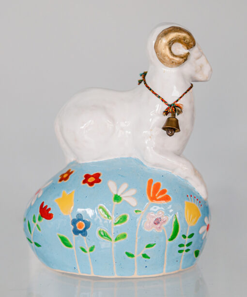 Ryszard Krawczyk - Ceramic ram on a colorfull egg  1k0a8066