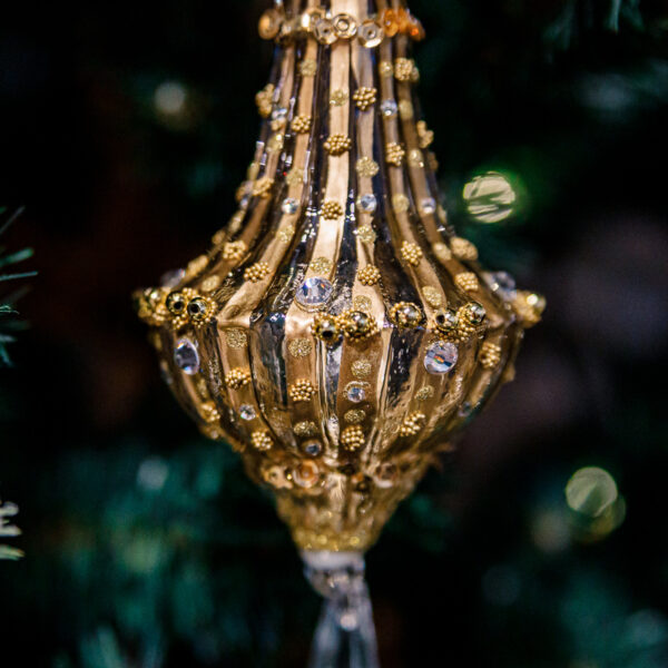 Golden chandelier 1k0a7835