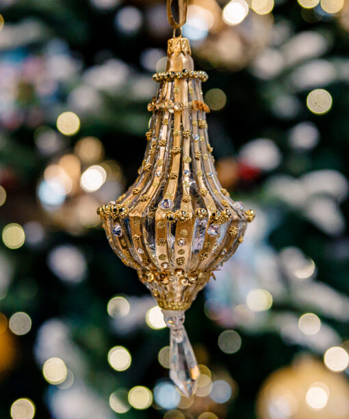 Golden chandelier 1k0a7861