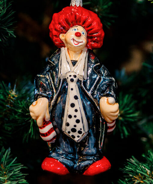 Clown with a white tie  1k0a9851