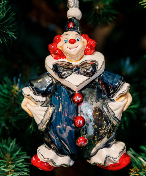 Black clown with a bow  1k0a9854