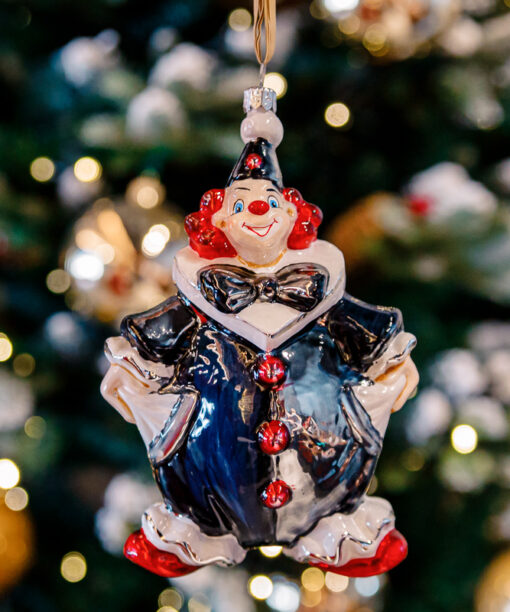 Black clown with a bow  1k0a9896