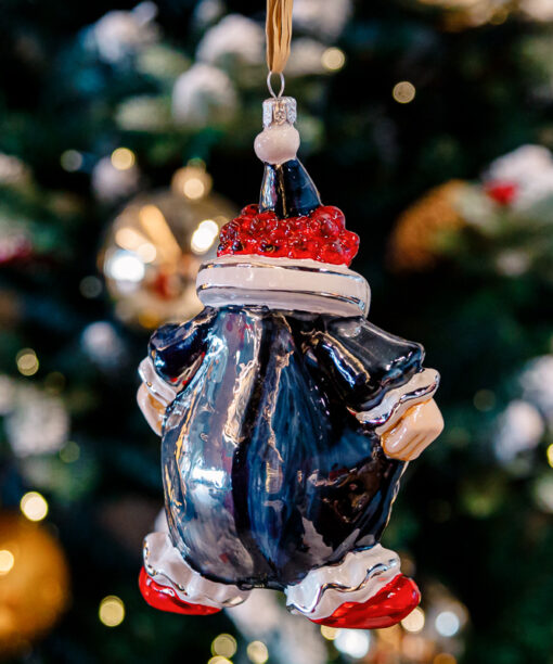 Black clown with a bow  1k0a9897