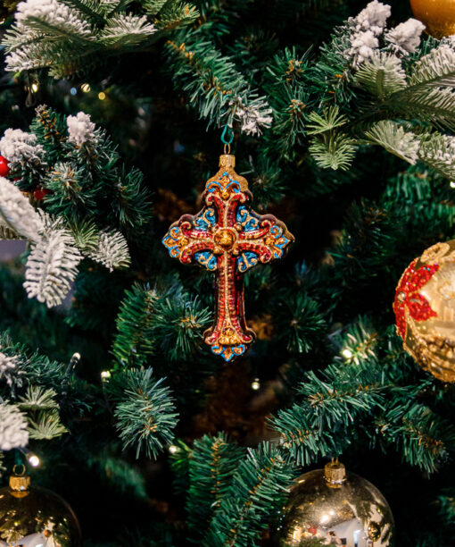 Navy blue and red cross  1k0a0680