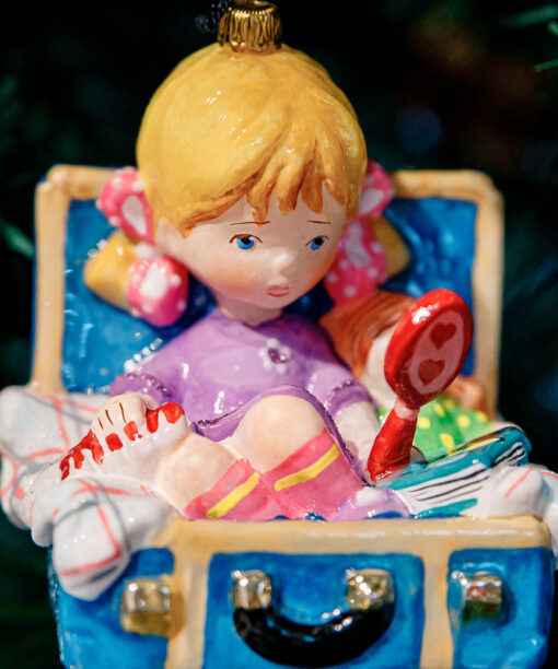 Girl in a suitcase  1k0a7925