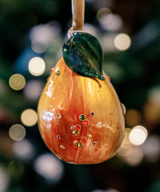 Juicy pear with diamonds 1k0a7945