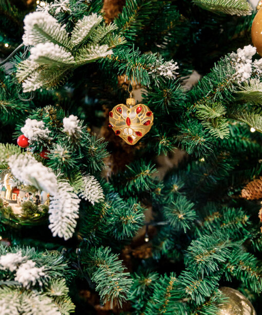 Heart - Pearl with red  1k0a3417