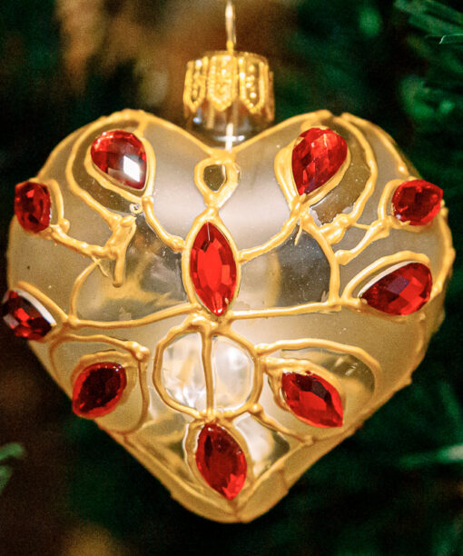 Heart - Pearl with red  1k0a3418