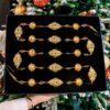 Golden chain for the Christmas tree 1k0a3607