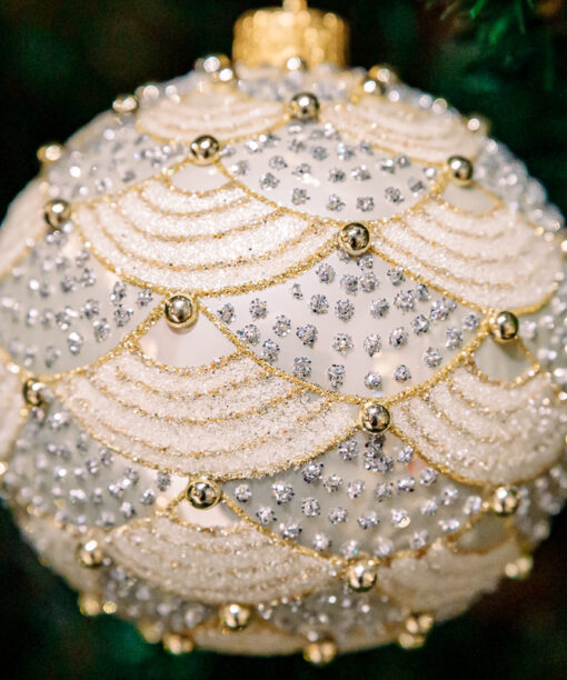 Creamy pattern  1k0a3750