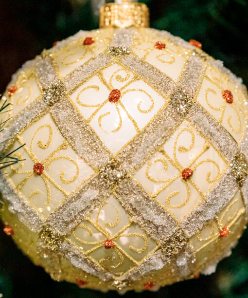 Cream ribbons  1k0a3767