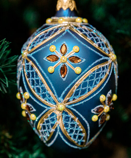 Daisies on sapphire  1k0a3774