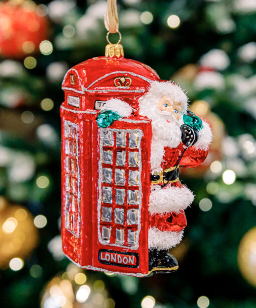 Santa Clauses - Santa Claus and the British Telephone Box 1k0a5889