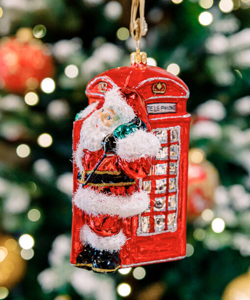 Santa Clauses - Santa Claus and the British Telephone Box 1k0a5891