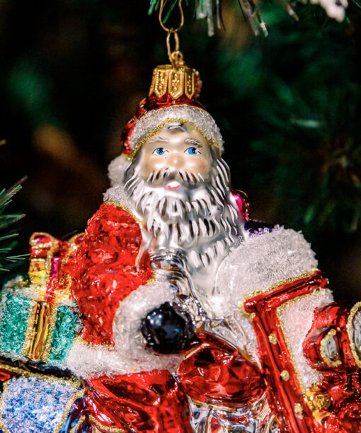 Santa on a scooter  1k0a5993