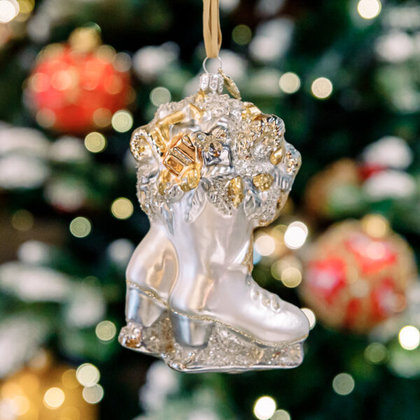 Gold - silver ice skates 1k0a6038